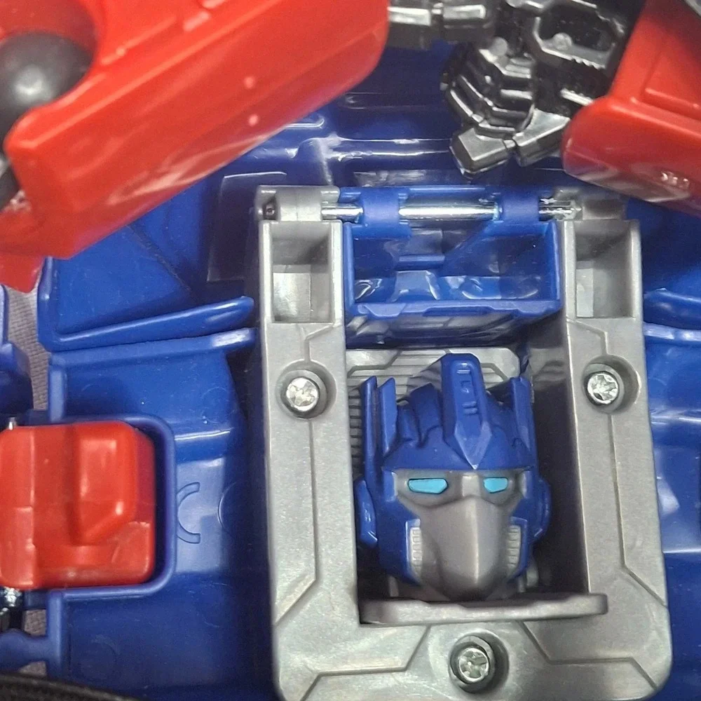Transformers One Optimus Prime/Orion Pax‎ Converting Mask